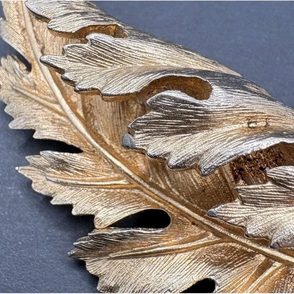 Vintage Coro Pegasus Curled Leaf Textured Gold Tone Brooch 3
